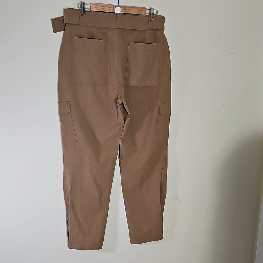Banana Republic Tan Cargo Women's Pants with Relaxed Fit Size 10L - Picture 8 of 14